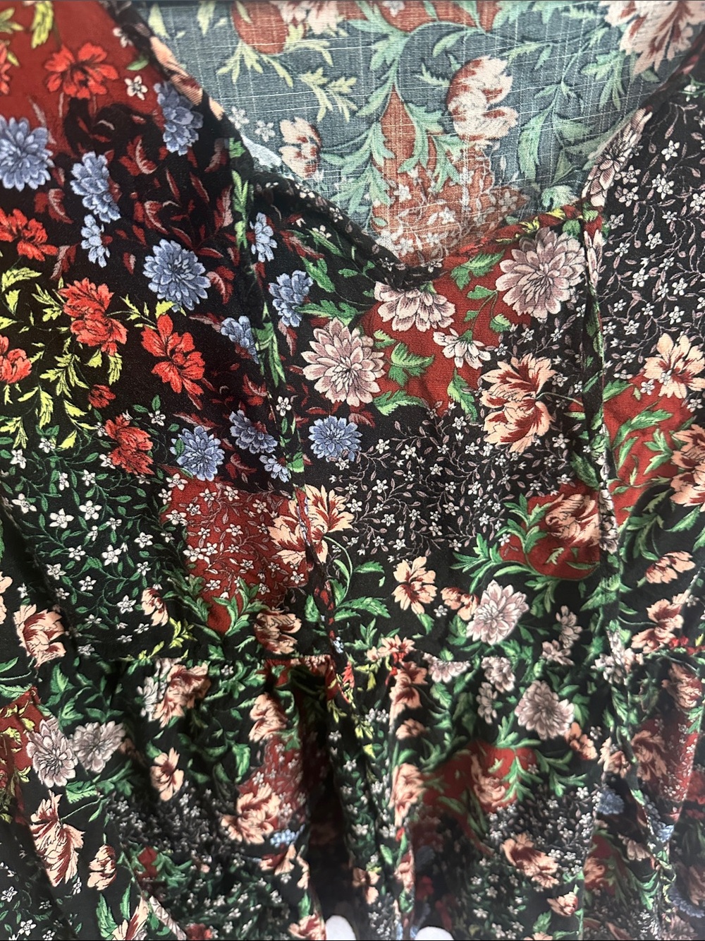 torrid Black Multi Floral Short Sleeve Peplum Top - Picture 5 of 8